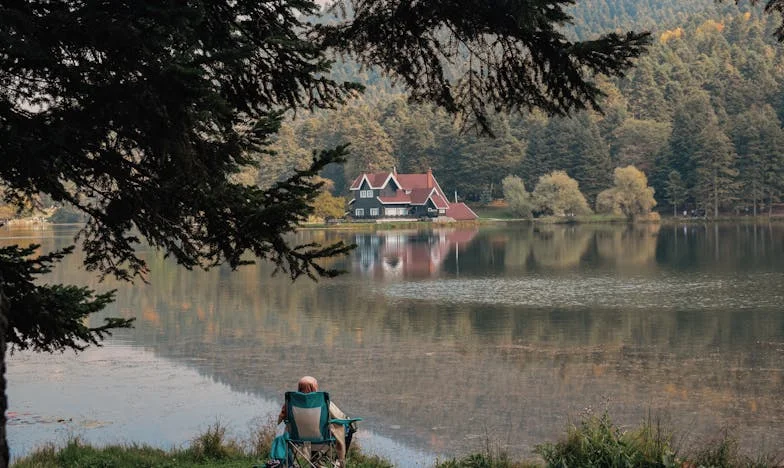 Ponaučení z hlasitého mluvení: Moderní podobenství